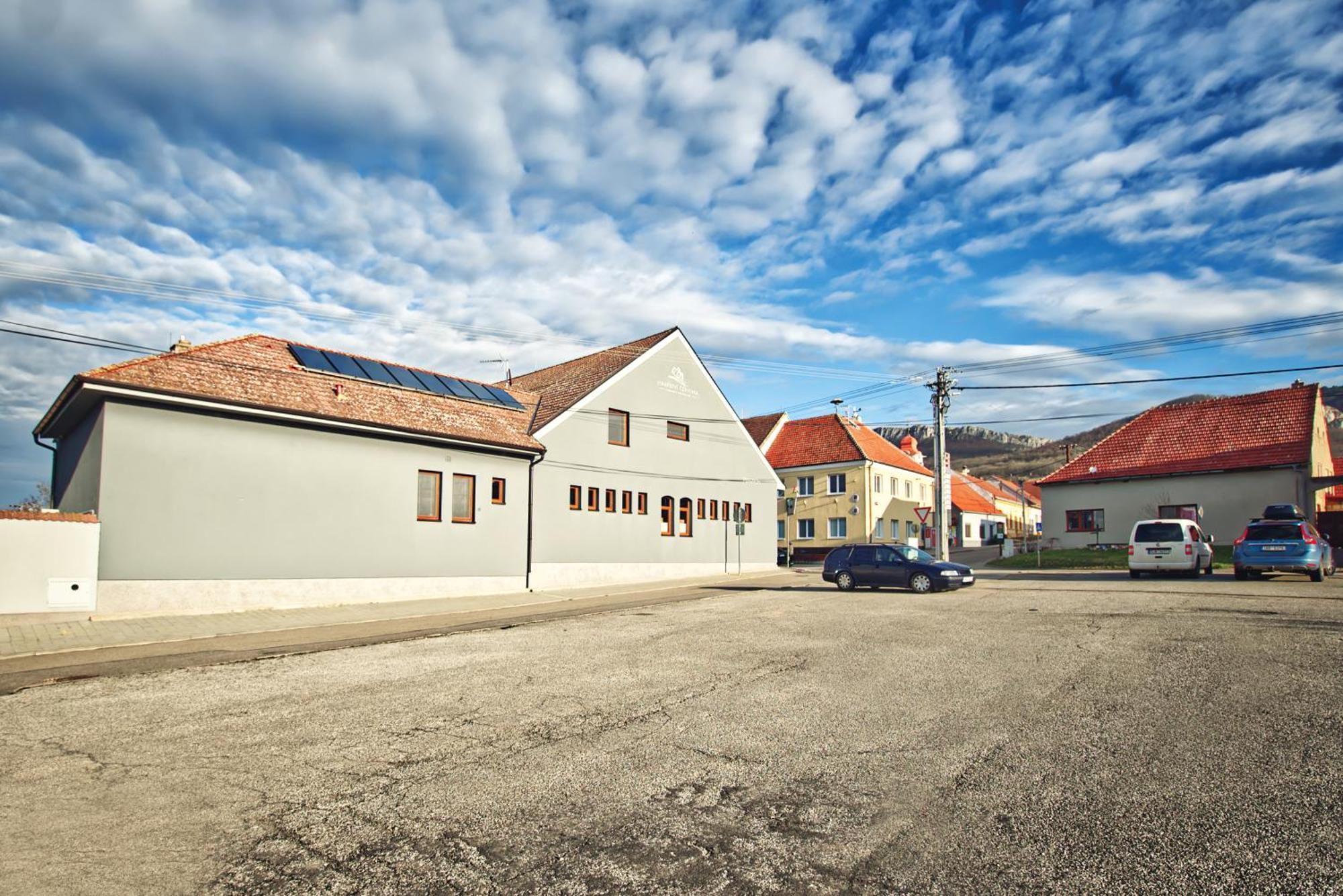 Penzion Vinarstvi Cervinka Горни-Вестонице Экстерьер фото